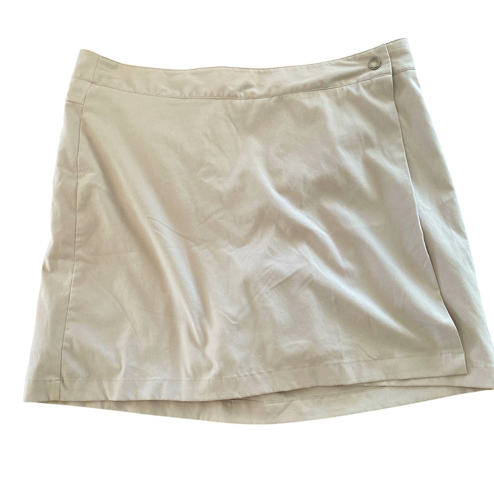 Columbia Minimalist Tennis Skort with Pockets. Preppy cotton look poly blend. 12